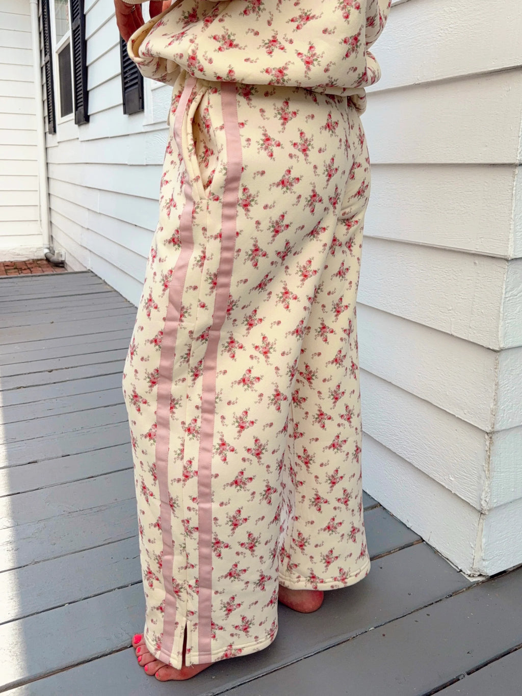 Ainsley Vintage Floral Sweatpant