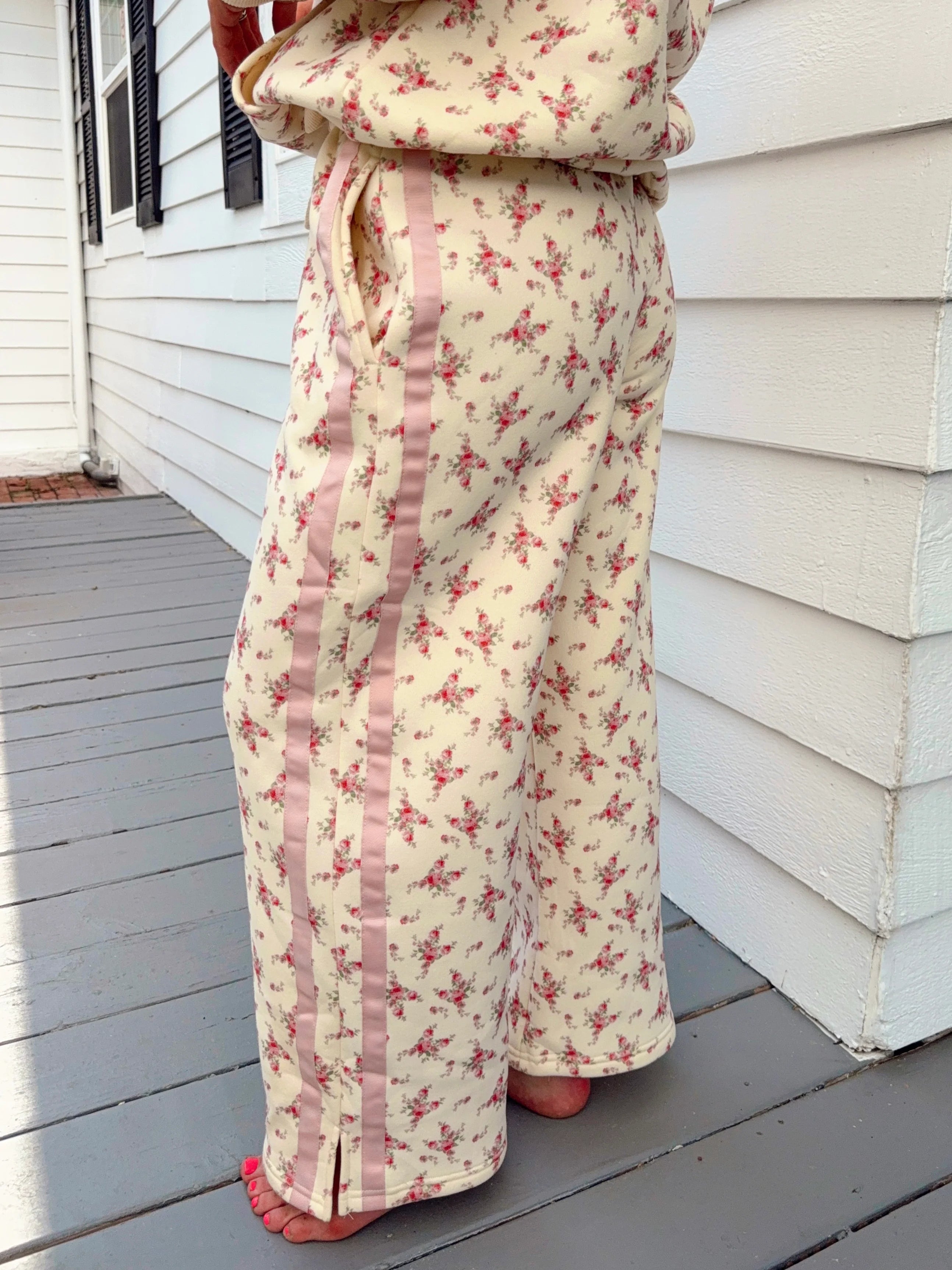 Ainsley Vintage Floral Sweatpant