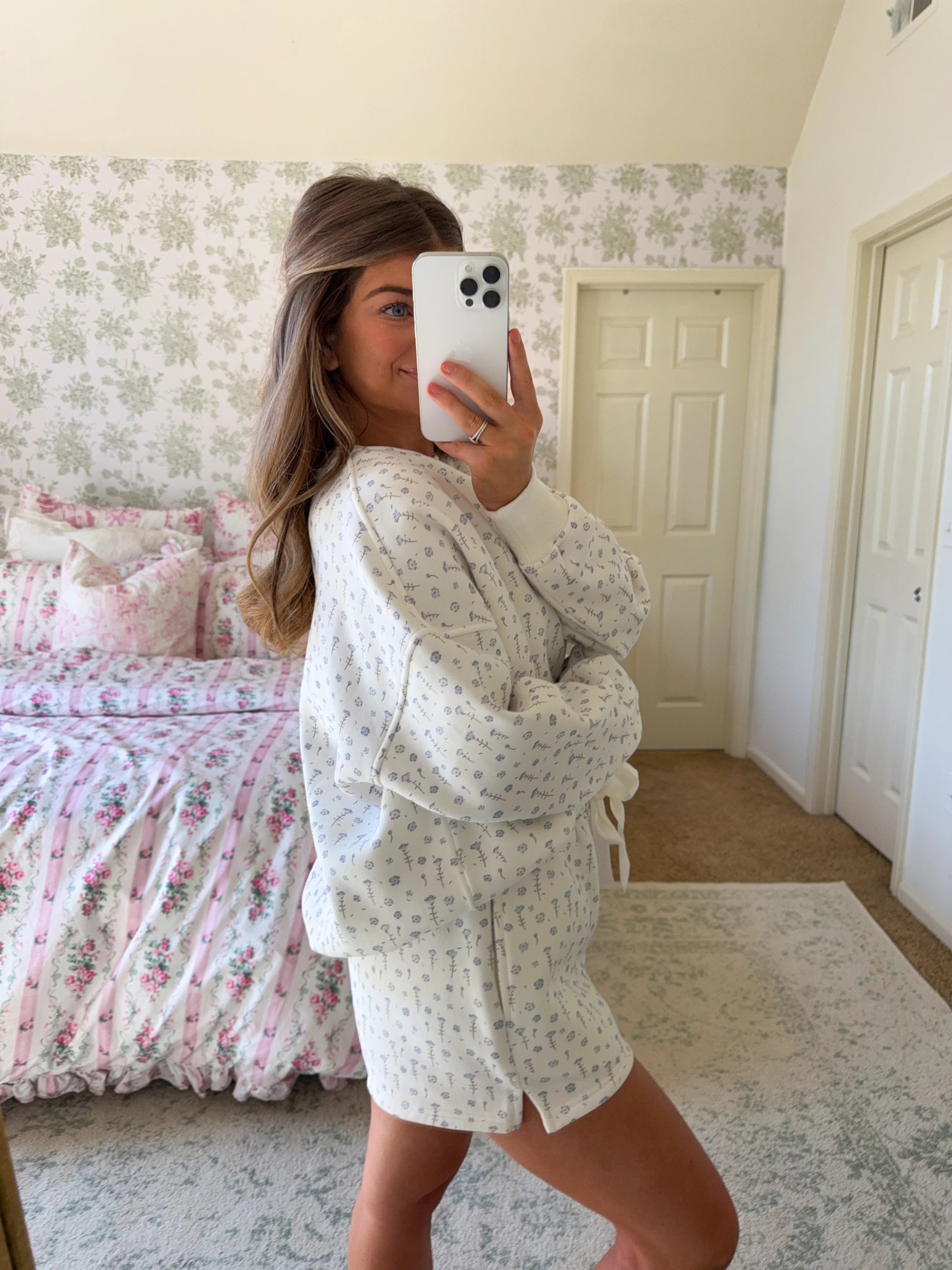 Blooming Ditsy Floral Crewneck - Off White