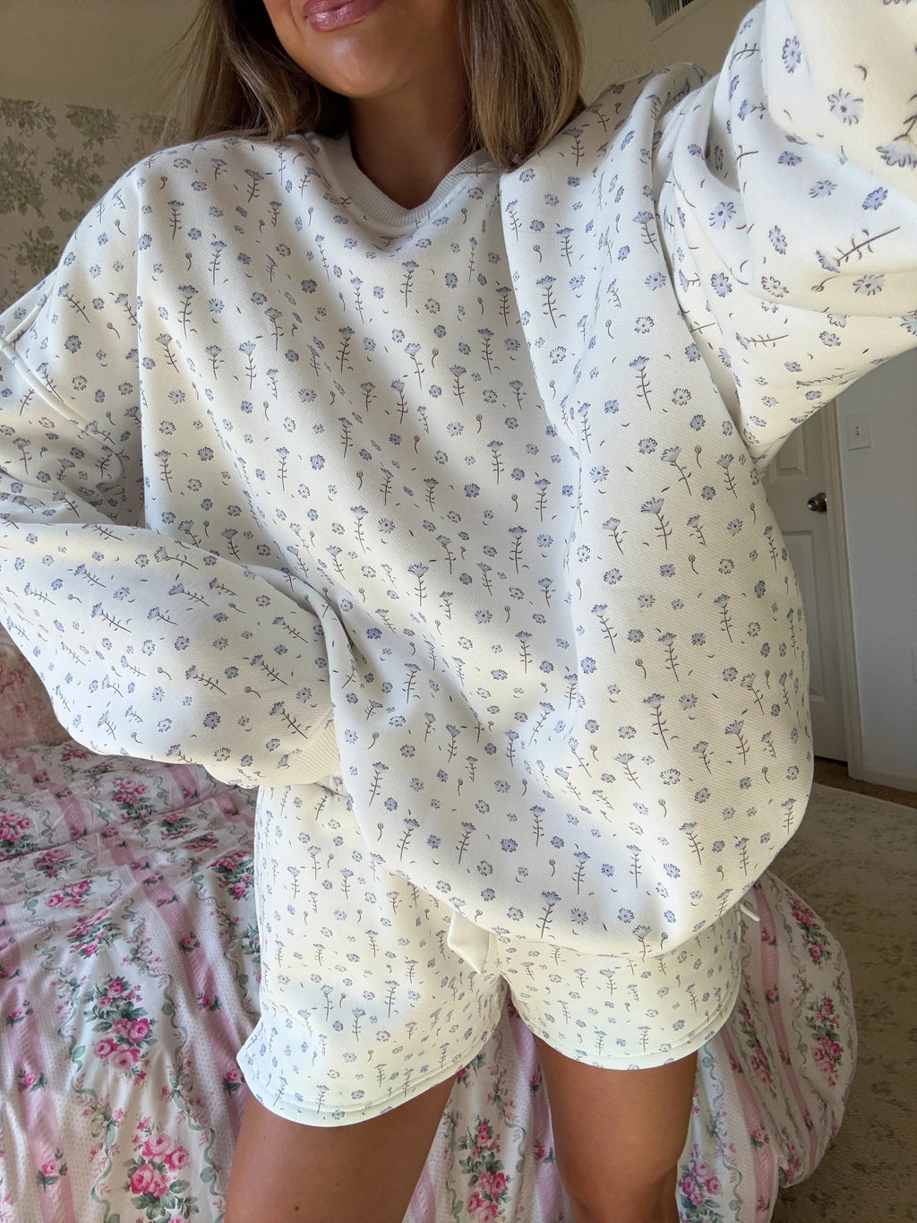 Blooming Ditsy Floral Crewneck - Off White