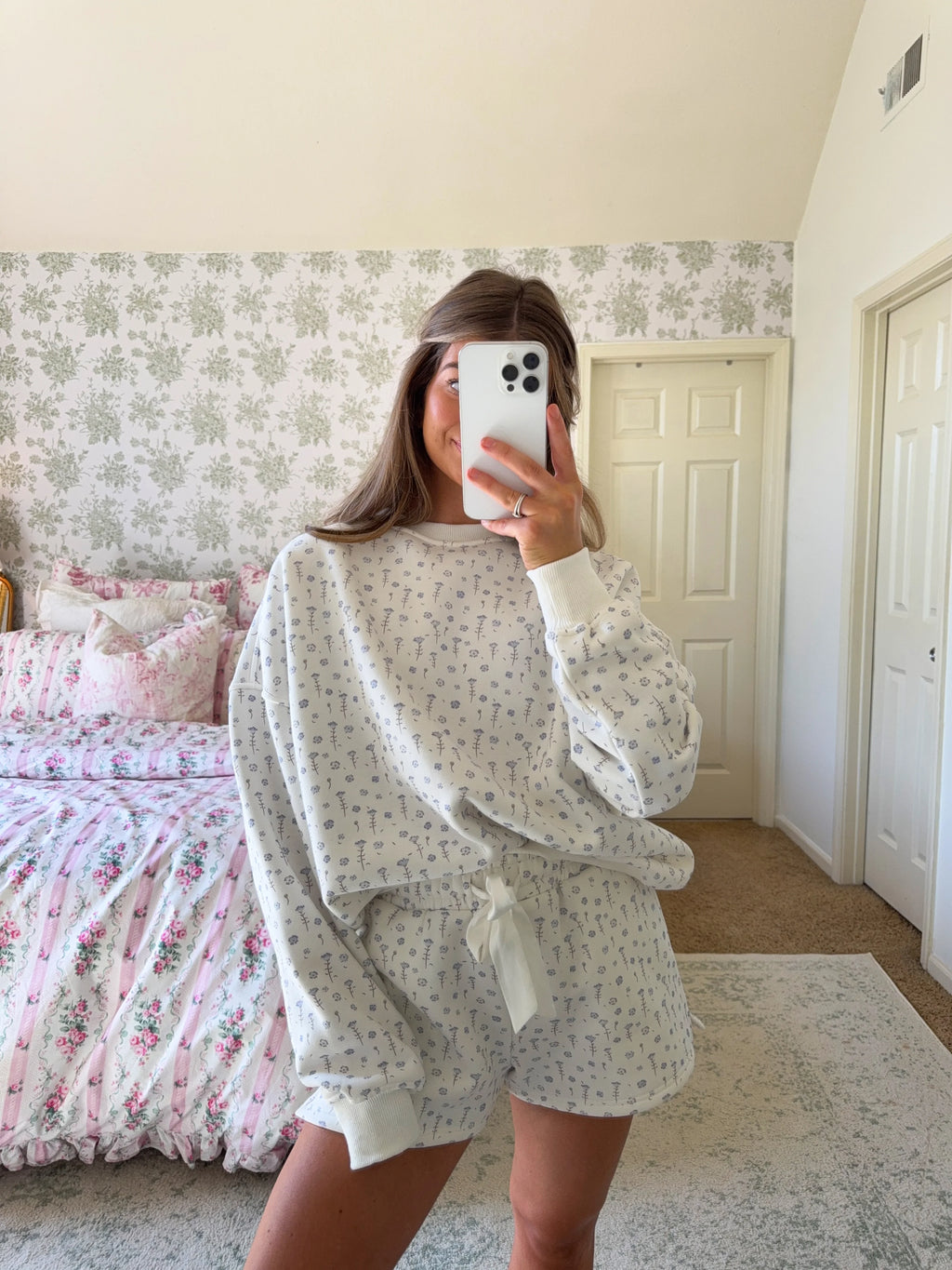 Blooming Ditsy Floral Crewneck - Off White