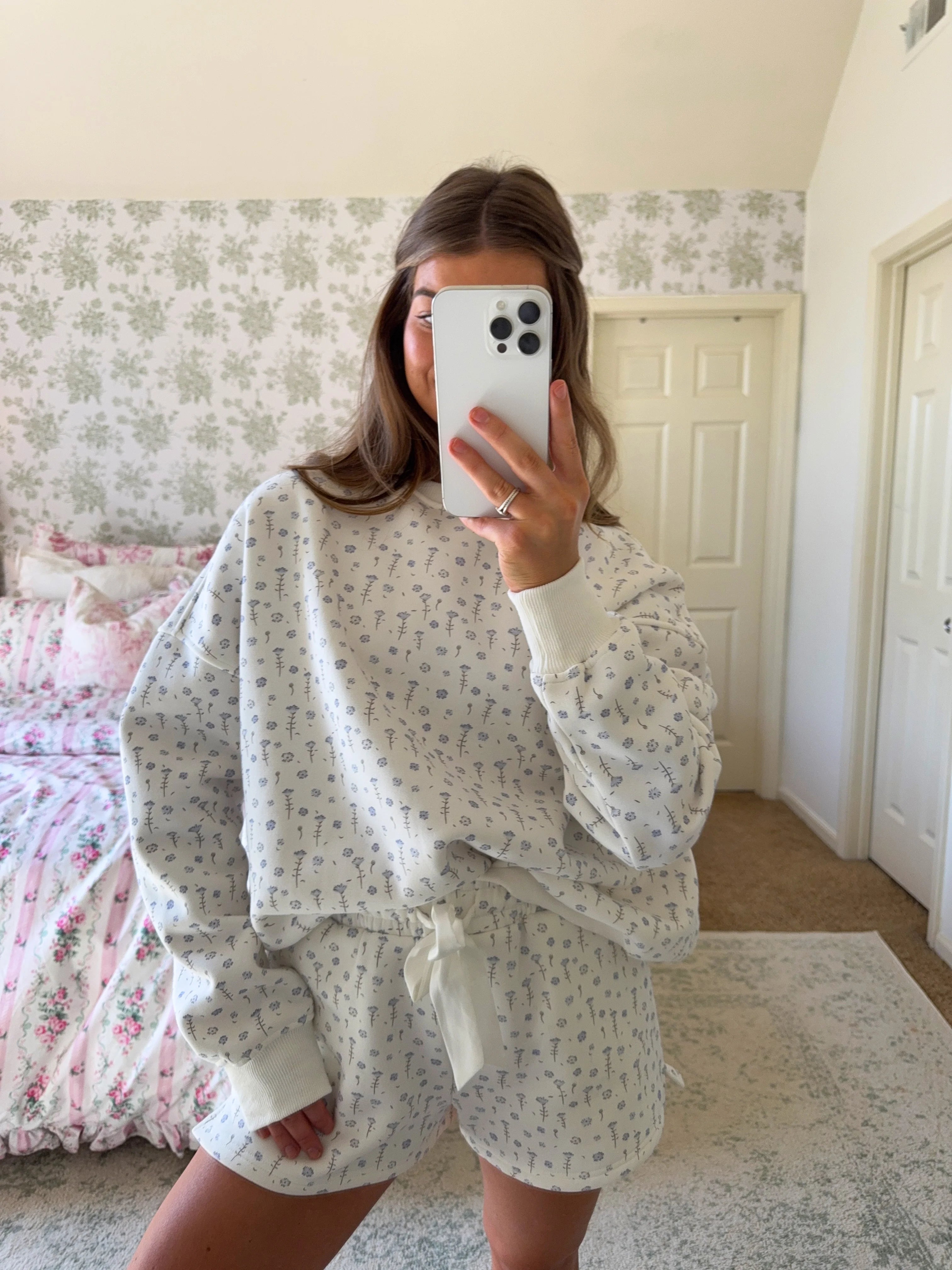 Blooming Ditsy Floral Crewneck - Off White